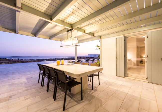 Vil.la en Paros - Electra -Villa per a 10 persones amb boniques vistes al mar a Paros Vil.la en Paros - Electra -Villa per a 10 persones amb boniques vistes al mar a Paros