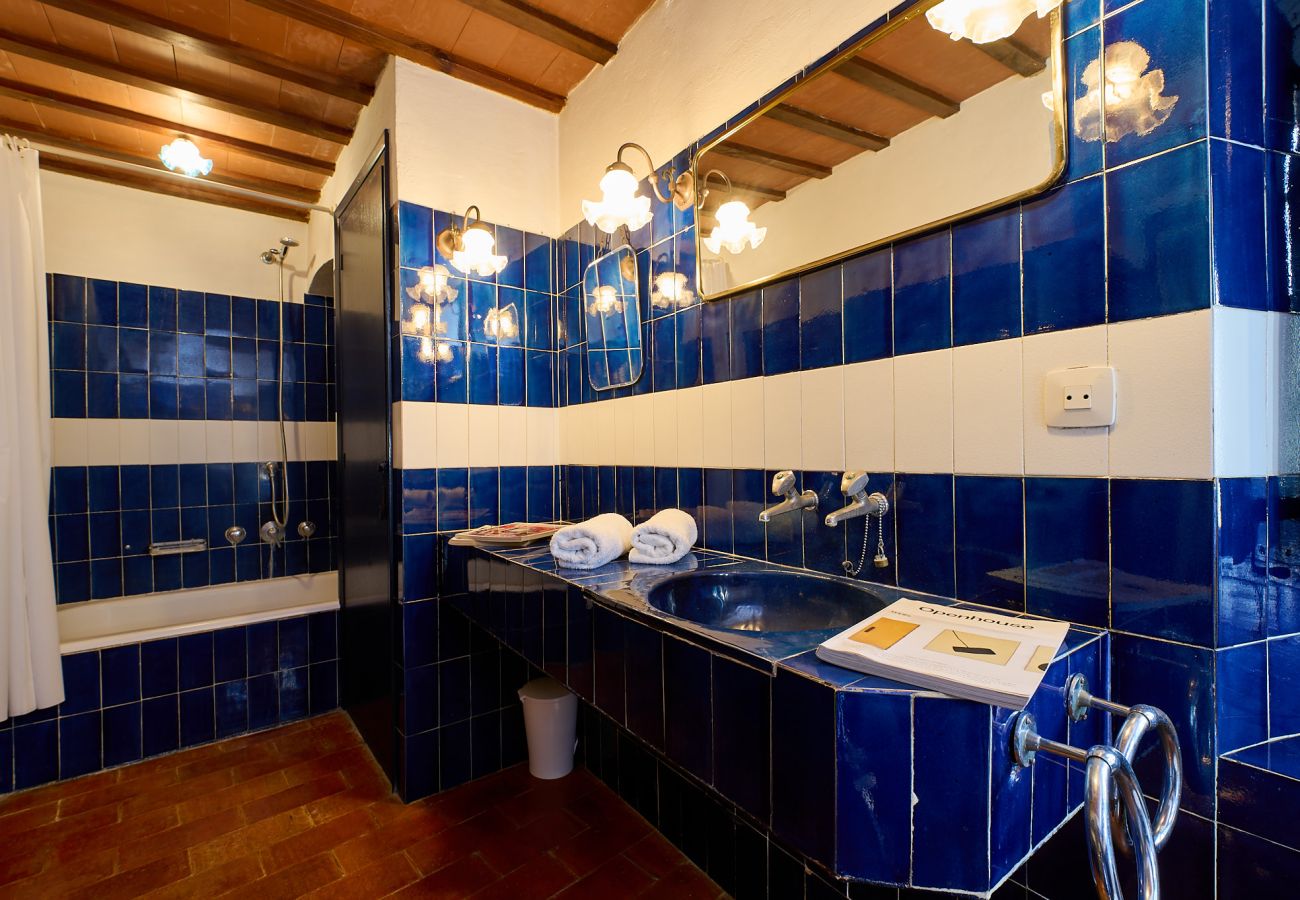 Vil.la en Mont-ras - 1 Mas Pagès, casa rural per a 9 persones amb jardí i piscina privada