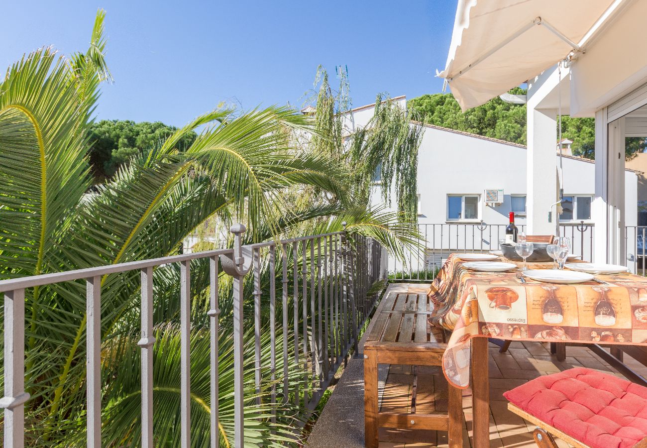 Villa in Calella de Palafrugell - 1ALB 01 - Apartment for 6 people  located in Calella de Palafrugell, just 350m from the beach 