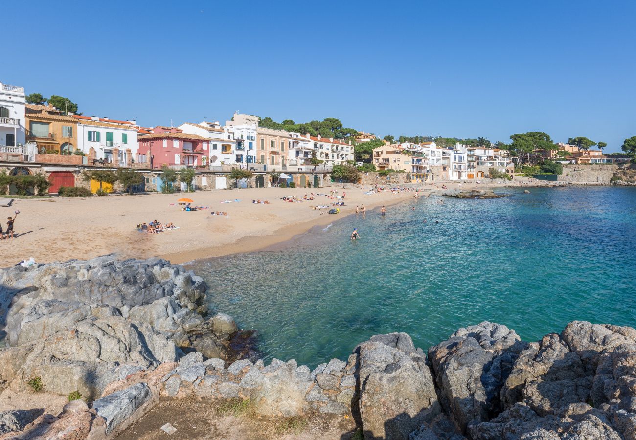 Villa in Calella de Palafrugell - 1ALB 01 - Apartment for 6 people  located in Calella de Palafrugell, just 350m from the beach 