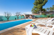 Villa in Vidreres - 2AL01 -Basic 4 bedroom house with...