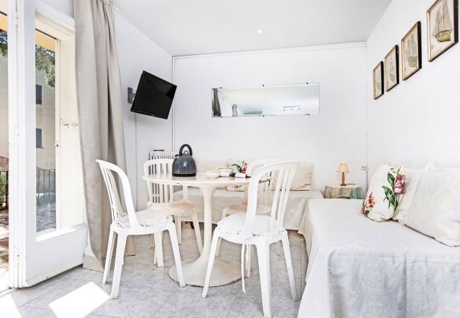 Apartment in Llafranc - 1ANC 13B - Basic 1 bedroom apartment located very close to the beach of Llafranc Apartment in Llafranc - 1ANC 13B - Basic 1 bedroom apartment located very close to the beach of Llafranc