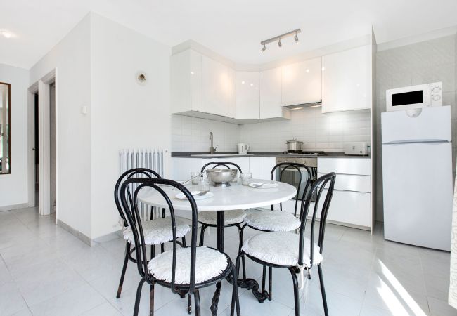 Apartment in Llafranc - 1ANC 14B - Basic 1 bedroom apartment located very close to the beach of Llafranc Apartment in Llafranc - 1ANC 14B - Basic 1 bedroom apartment located very close to the beach of Llafranc