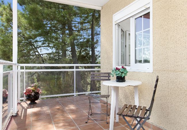 Villa in Lloret de Mar - 2 ARA01 - Basic 3 bedroom house with private swimming pool located in a very quiet area only 9km from Lloret de Mar and its stunning beaches.