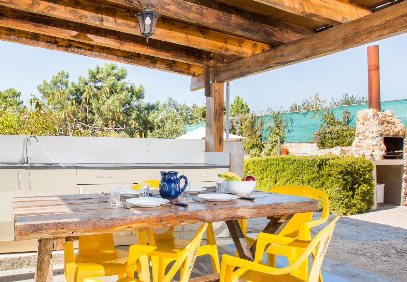 Villa in Vidreres - 2 ARA01 - Basic 3 bedroom house with private swimming pool located in a very quiet area only 9km from Lloret de Mar and its stunning beaches.