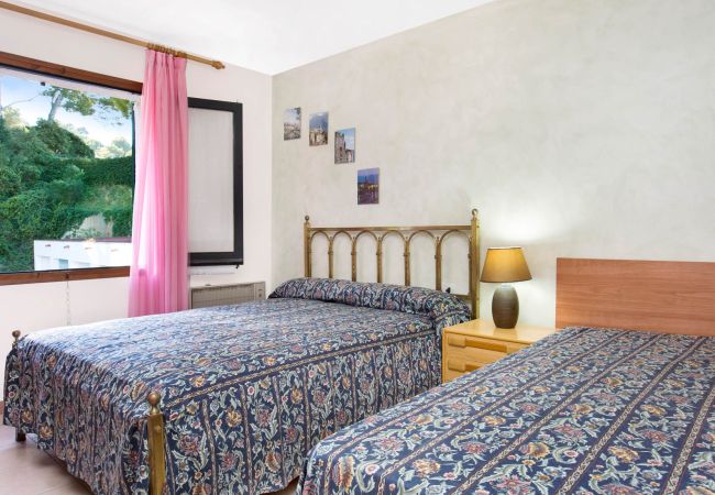 Apartment in Pals - 1ARCH1 Basic 2 bedroom apartment close to the lovely beach of Pals. Apartment in Pals - 1ARCH1 Basic 2 bedroom apartment close to the lovely beach of Pals.