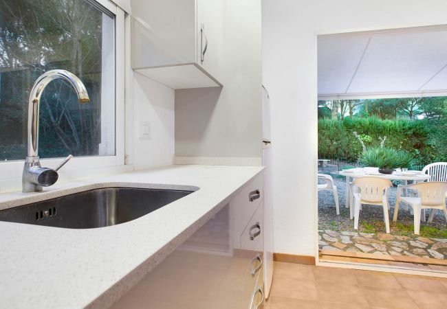 Apartment in Llafranc - 1BAR01 - Basic 2 bedroom bungalow only 200m from the beach of Llafranc. Apartment in Llafranc - 1BAR01 - Basic 2 bedroom bungalow only 200m from the beach of Llafranc.