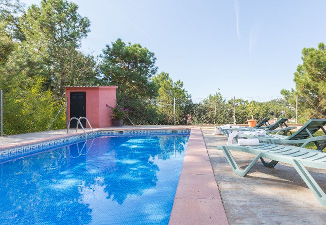 Villa in Lloret de Mar - 2BELL01 - Cozy 4 bedroom house with pool located in a very quiet area