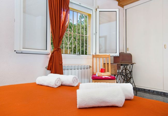 Villa in Lloret de Mar - 2BELL01 - Cozy 4 bedroom house with pool located in a very quiet area Villa in Lloret de Mar - 2BELL01 - Cozy 4 bedroom house with pool located in a very quiet area