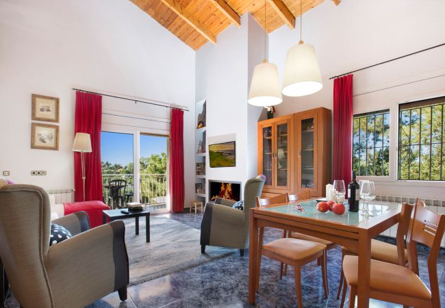 Villa in Lloret de Mar - 2BELL01 - Cozy 4 bedroom house with pool located in a very quiet area Villa in Lloret de Mar - 2BELL01 - Cozy 4 bedroom house with pool located in a very quiet area