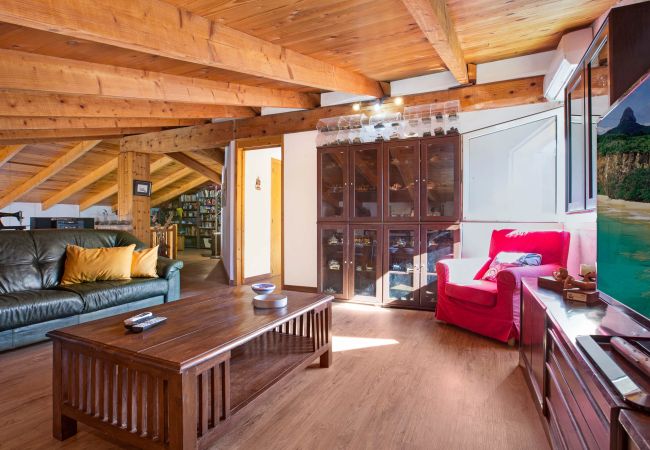 Villa in Lloret de Mar - 2BELL01 - Cozy 4 bedroom house with pool located in a very quiet area Villa in Lloret de Mar - 2BELL01 - Cozy 4 bedroom house with pool located in a very quiet area