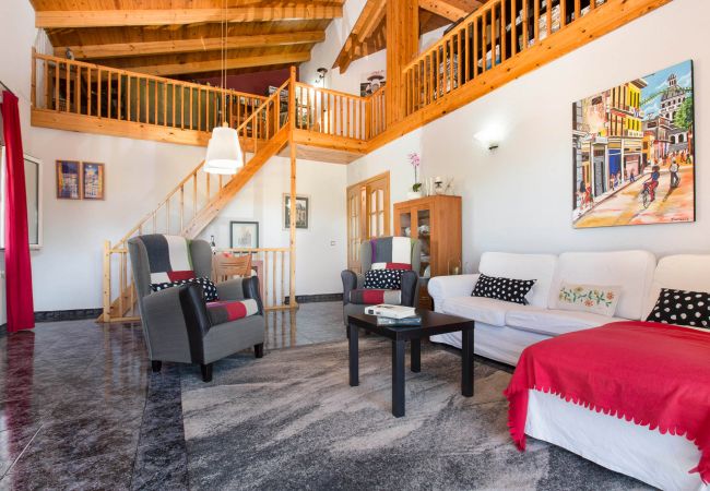 Villa in Lloret de Mar - 2BELL01 - Cozy 4 bedroom house with pool located in a very quiet area Villa in Lloret de Mar - 2BELL01 - Cozy 4 bedroom house with pool located in a very quiet area