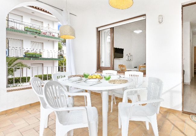 Apartment in Llafranc - 1BLA01 - 5 bedroom duplex  located only 200m from the beach of Llafranc.