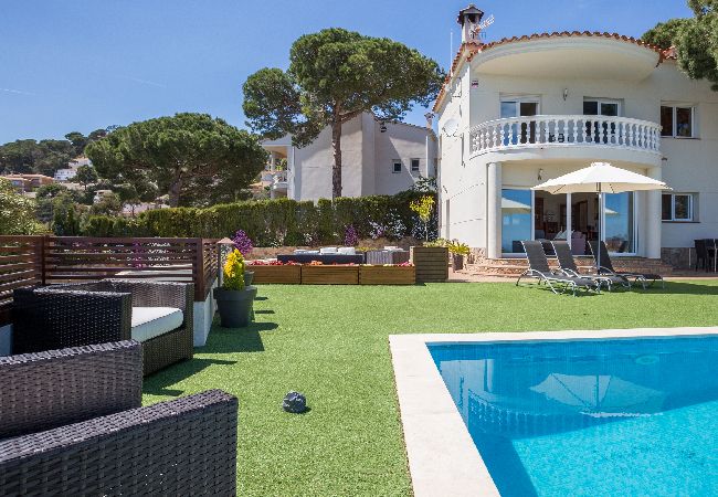 Villa in Lloret de Mar - 2BRA01 - House with private pool and stunning sea views located near the beach