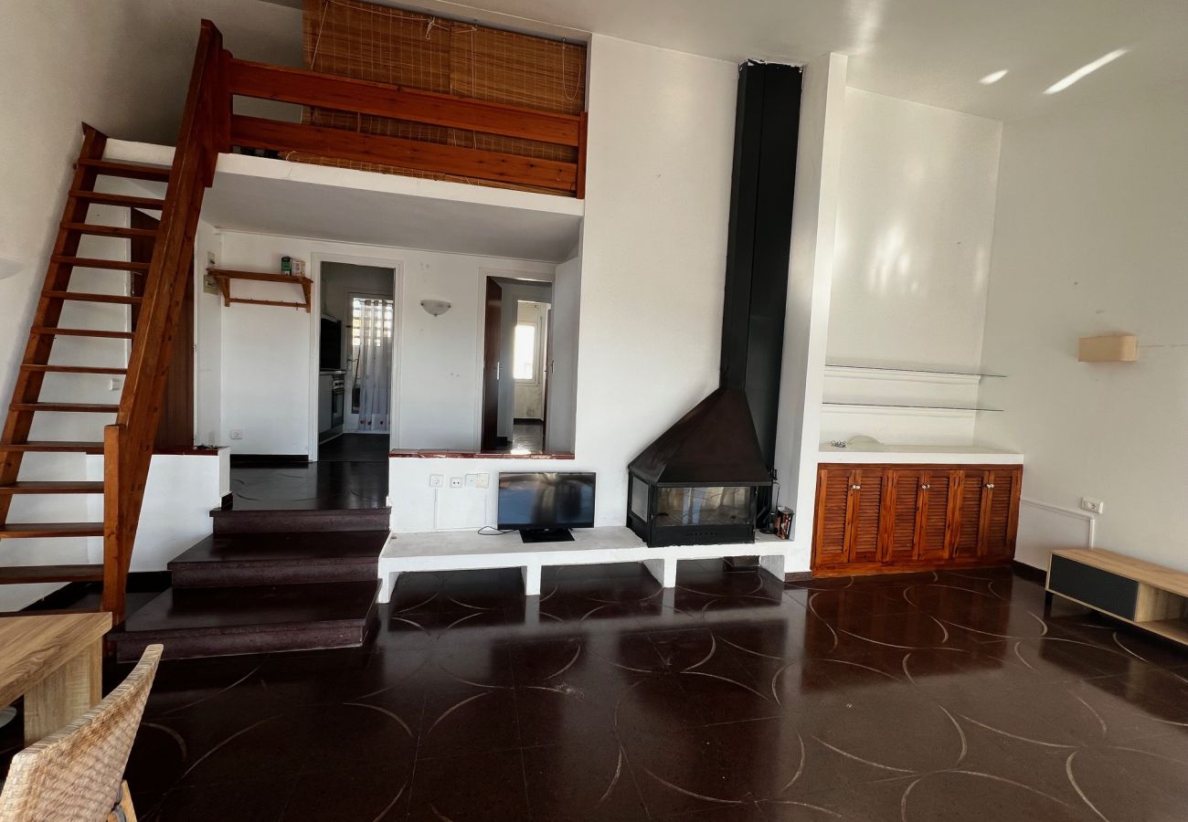 Apartment in Calella de Palafrugell - 1CP10B - Basic but bright 2 bedroom apartment with communal swimming pool near the beach of Calella de Palafrugell