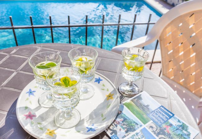 Villa in Calella de Palafrugell - 1BENETPL - House divided into 3 totally independent apartments with shared pool just 1 km from the beach of Calella de Palafrugell Villa in Calella de Palafrugell - 1BENETPL - House divided into 3 totally independent apartments with shared pool just 1 km from the beach of Calella de Palafrugell