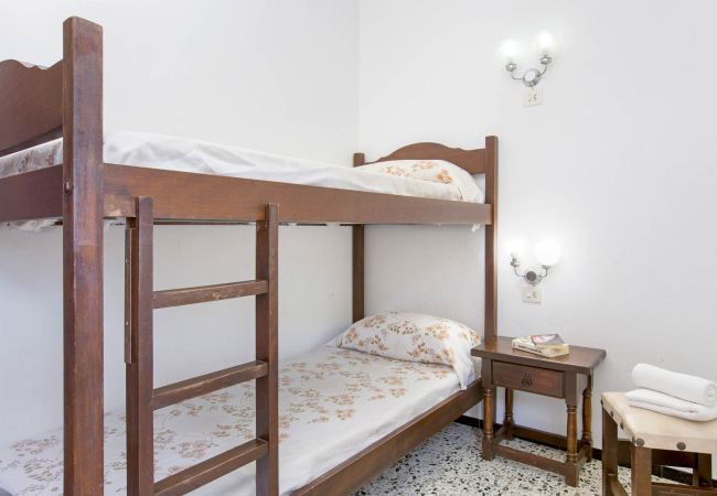 Villa in Calella de Palafrugell - 1BENET 1 - House divided into 3 totally independent apartments with shared pool just 1 km from the beach of Calella de Palafrugell Villa in Calella de Palafrugell - 1BENET 1 - House divided into 3 totally independent apartments with shared pool just 1 km from the beach of Calella de Palafrugell