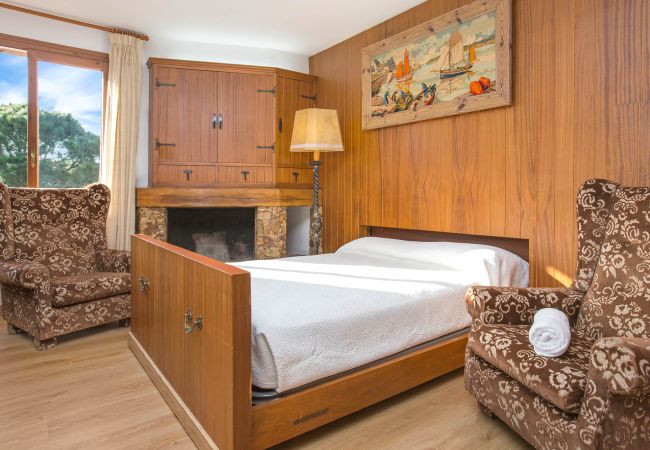 Studio in Calella de Palafrugell - 1BENET EST - House divided into 3 totally independent apartments with shared pool just 1 km from the beach of Calella de Palafrugell Studio in Calella de Palafrugell - 1BENET EST - House divided into 3 totally independent apartments with shared pool just 1 km from the beach of Calella de Palafrugell