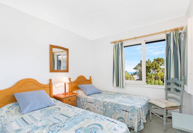 Apartment in Calella de Palafrugell -  1CAN01 - Cozy apartment for 4 with terrace near the beach of Calella de Palafrugell Apartment in Calella de Palafrugell -  1CAN01 - Cozy apartment for 4 with terrace near the beach of Calella de Palafrugell