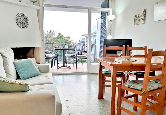 Apartment in Calella de Palafrugell -  1CAN01 - Cozy apartment for 4 with terrace near the beach of Calella de Palafrugell Apartment in Calella de Palafrugell -  1CAN01 - Cozy apartment for 4 with terrace near the beach of Calella de Palafrugell