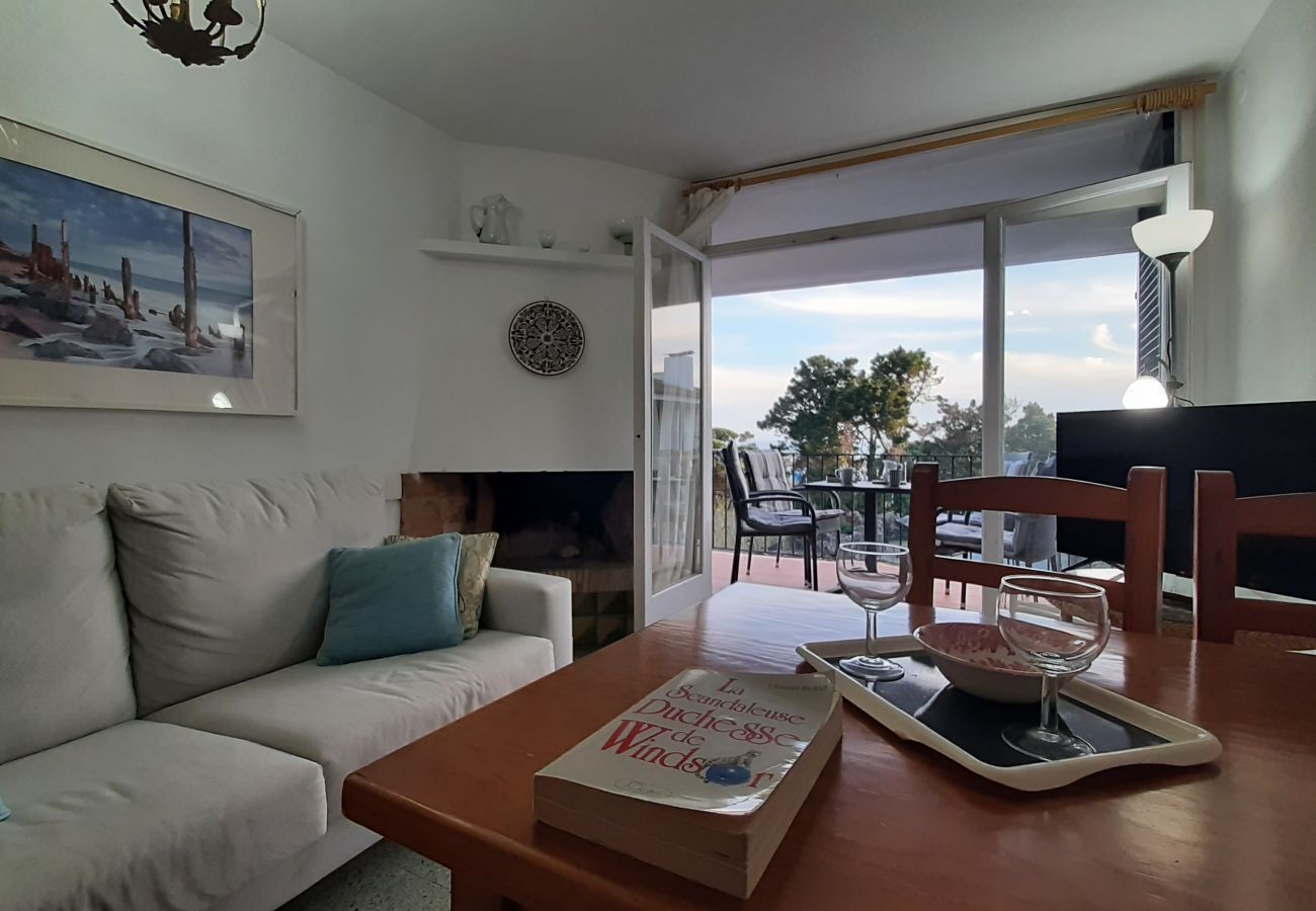 Apartment in Calella de Palafrugell - 1CAN01 - Cozy 2 bedroom apartment with terrace near the beach of Calella de Palafrugell.