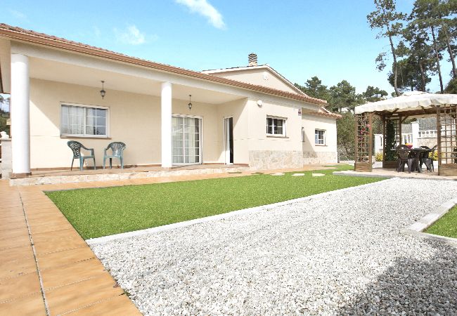 Villa in Vidreres -  2CAROL01 - Nice 4 bedroom house with private pool located in a quiet residential area