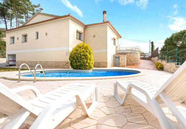 Villa in Vidreres -  2CAROL01 - Nice 4 bedroom house with private pool located in a quiet residential area Villa in Vidreres -  2CAROL01 - Nice 4 bedroom house with private pool located in a quiet residential area