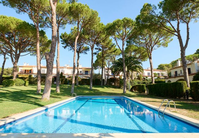 Villa/Dettached house in Llafranc - 1CLOE 01 -Beautiful semi-detached house with communal pool located 750m from the beach of Llafranc