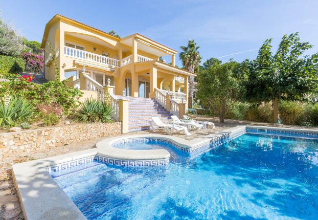 Villa in Lloret de Mar - 2CORA01 - Beautiful 3 bedroom house with garden and private pool located near the beach