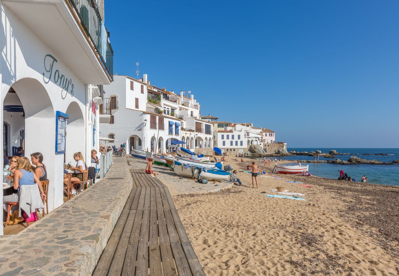 Apartment in Calella de Palafrugell - 1CB - E4 Renovated apartment with communal swimming-pool and garden  close to the beach