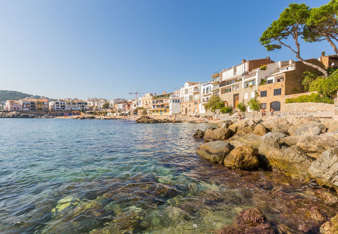 Apartment in Calella de Palafrugell - 1CB - E4 Renovated apartment with communal swimming-pool and garden  close to the beach