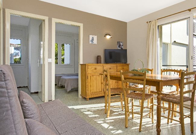 Apartment in Calella de Palafrugell - 1CB N2 - 2 Bedrooms apartment in a very quiet area with garden and communal pool near the beach of Calella de Palafrugell Apartment in Calella de Palafrugell - 1CB N2 - 2 Bedrooms apartment in a very quiet area with garden and communal pool near the beach of Calella de Palafrugell