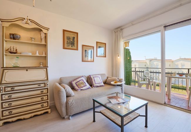Apartment in Calella de Palafrugell - 1CB X3 - 2 Bedroom apartment in a very quiet area with garden and communal pool near the beach of Calella de Palafrugell