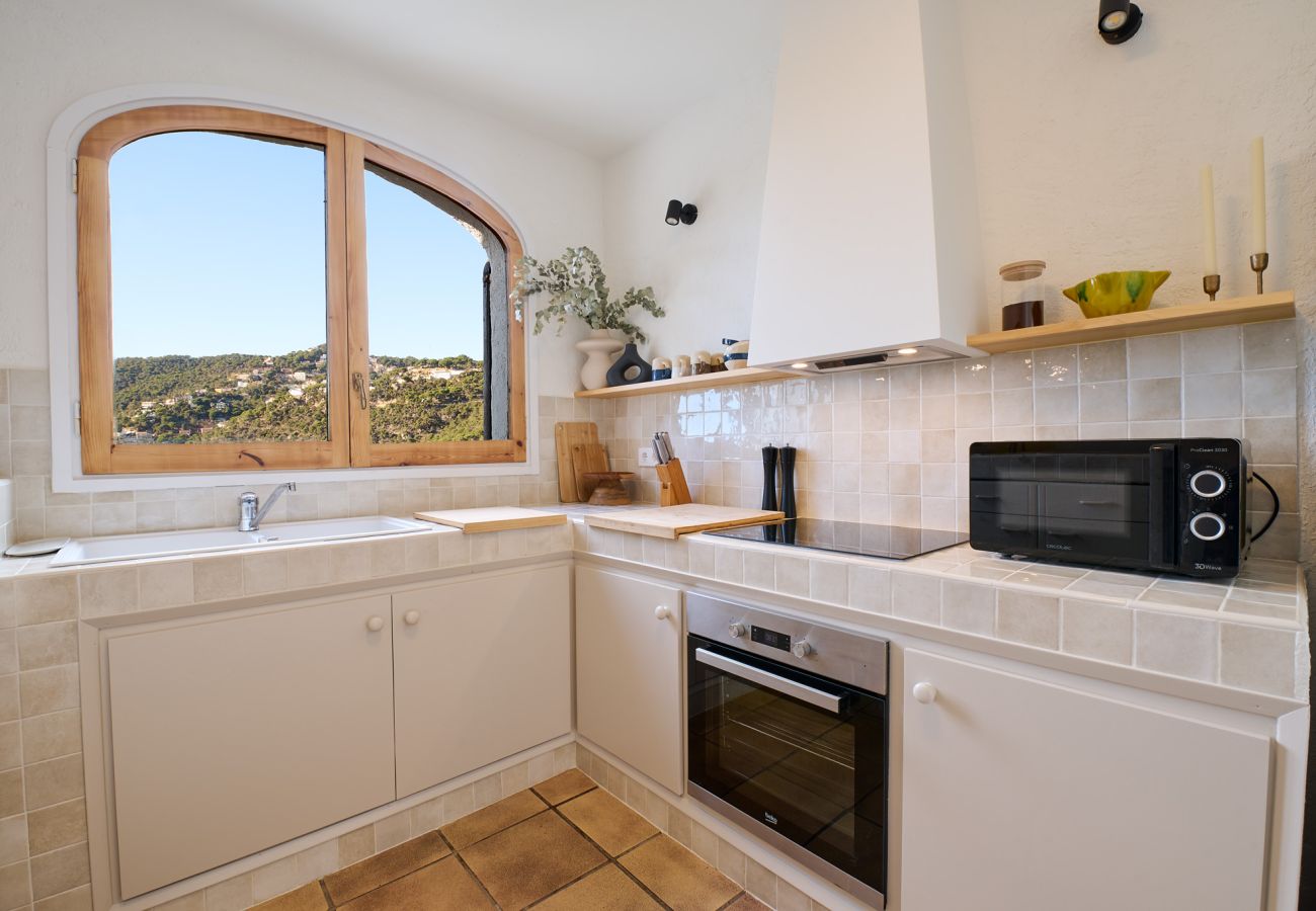 Villa in Lloret de Mar - 2SER01 - 3 bedroom house with private pool and sea views located very close to the beach
