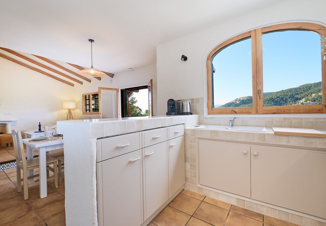 Villa in Lloret de Mar - 2SER01 - 3 bedroom house with private pool and sea views located very close to the beach