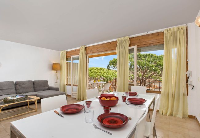Apartment in Calella de Palafrugell -  1I 23 - Cozy apartment with pool near the beach of Calella de Palafrugell Apartment in Calella de Palafrugell -  1I 23 - Cozy apartment with pool near the beach of Calella de Palafrugell