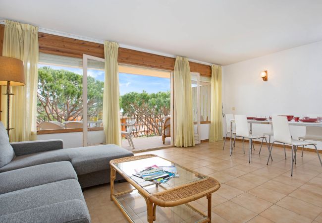 Apartment in Calella de Palafrugell -  1I 23 - Cozy apartment with pool near the beach of Calella de Palafrugell Apartment in Calella de Palafrugell -  1I 23 - Cozy apartment with pool near the beach of Calella de Palafrugell