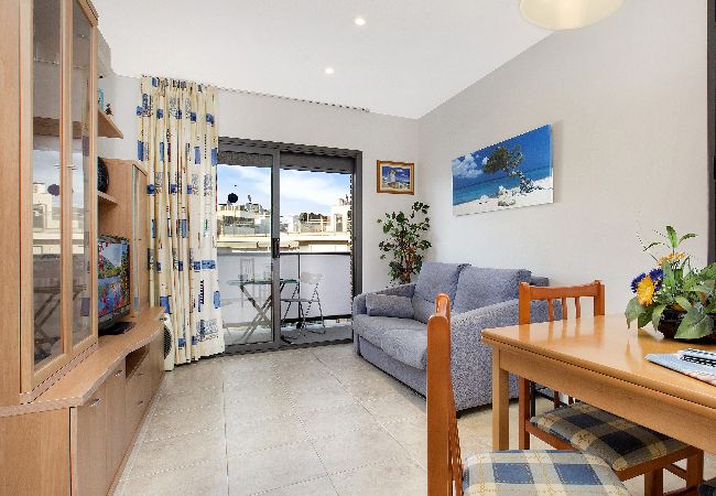 Apartment in Lloret de Mar - 2KIS01- Cozy apartment for 4 people with pool located near the center and the beach Apartment in Lloret de Mar - 2KIS01- Cozy apartment for 4 people with pool located near the center and the beach