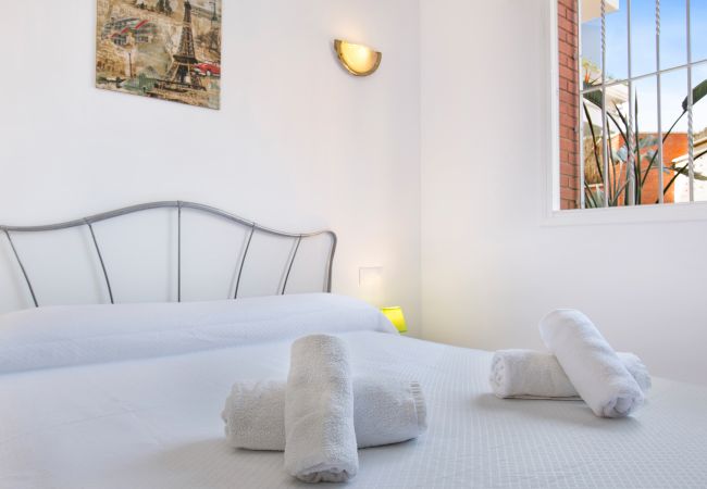 Apartment in Lloret de Mar - 2KIS02- Cozy apartment for 4 people with pool located near the beach Apartment in Lloret de Mar - 2KIS02- Cozy apartment for 4 people with pool located near the beach