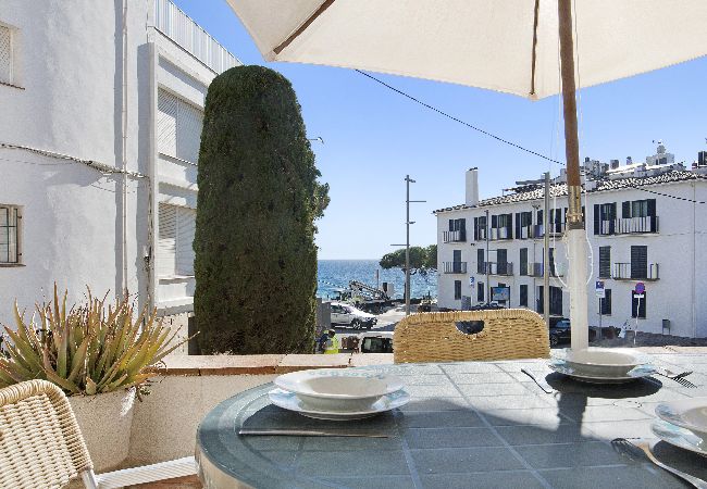 Apartment in Llafranc - 1MARS PL - Basic 3 bedroom apartment in front of the beach of Llafranc