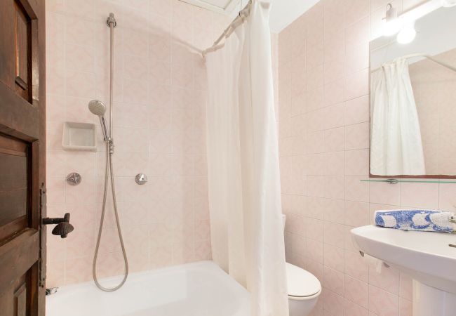 Apartment in Calella de Palafrugell - 1MG G2 - Basic 2 bedroom apartment with communal swimming pool  located 400m from the beach of Calella de Palafrugell, Apartment in Calella de Palafrugell - 1MG G2 - Basic 2 bedroom apartment with communal swimming pool  located 400m from the beach of Calella de Palafrugell,