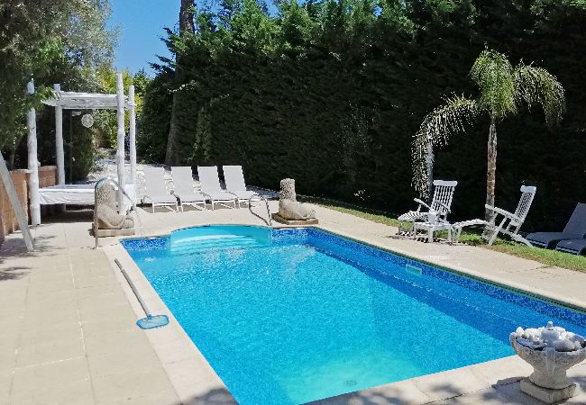 Villa in Cruilles, Monells y San Sadurní - 1MASIA CM - Wonderful restored house from the 17th Century located in the village of Cruïlles, 8 km from the centre and 25 km from the beach.