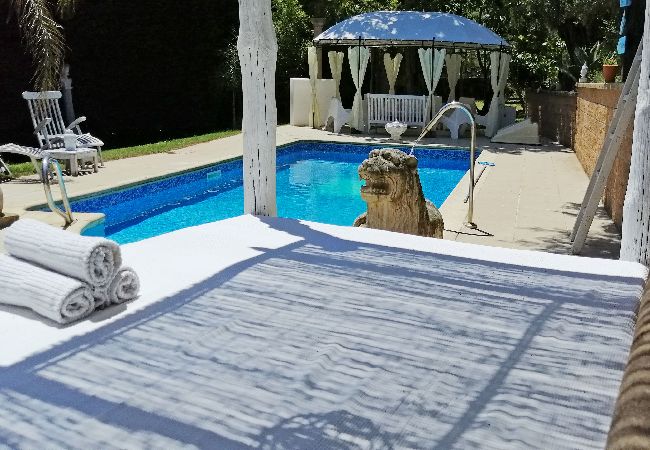 Villa in Cruilles, Monells y San Sadurní - 1MASIA CM - Wonderful restored house from the 17th Century located in the village of Cruïlles, 8 km from the centre and 25 km from the beach. Villa in Cruilles, Monells y San Sadurní - 1MASIA CM - Wonderful restored house from the 17th Century located in the village of Cruïlles, 8 km from the centre and 25 km from the beach.