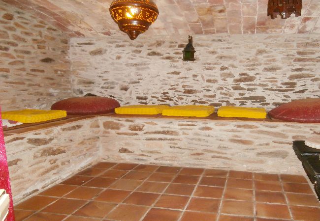 Villa in Cruilles, Monells y San Sadurní - 1MASIA CM - Wonderful restored house from the 17th Century located in the village of Cruïlles, 8 km from the centre and 25 km from the beach. Villa in Cruilles, Monells y San Sadurní - 1MASIA CM - Wonderful restored house from the 17th Century located in the village of Cruïlles, 8 km from the centre and 25 km from the beach.