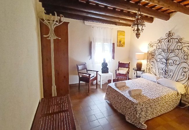Villa in Cruilles, Monells y San Sadurní - 1MASIA CM - Wonderful restored house from the 17th Century located in the village of Cruïlles, 8 km from the centre and 25 km from the beach.