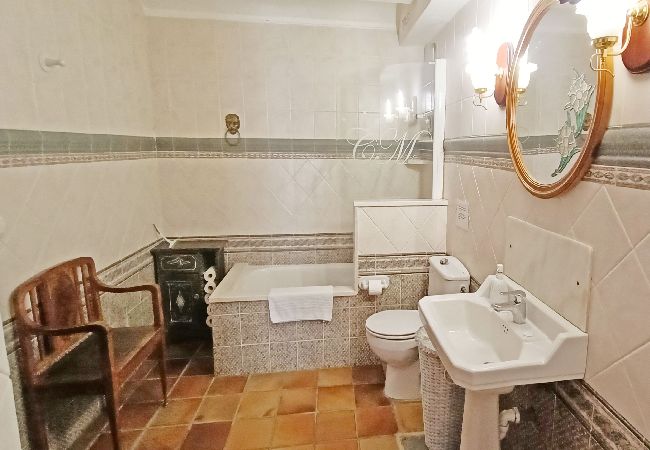 Villa in Cruilles, Monells y San Sadurní - 1MASIA CM - Wonderful restored house from the 17th Century located in the village of Cruïlles, 8 km from the centre and 25 km from the beach. Villa in Cruilles, Monells y San Sadurní - 1MASIA CM - Wonderful restored house from the 17th Century located in the village of Cruïlles, 8 km from the centre and 25 km from the beach.