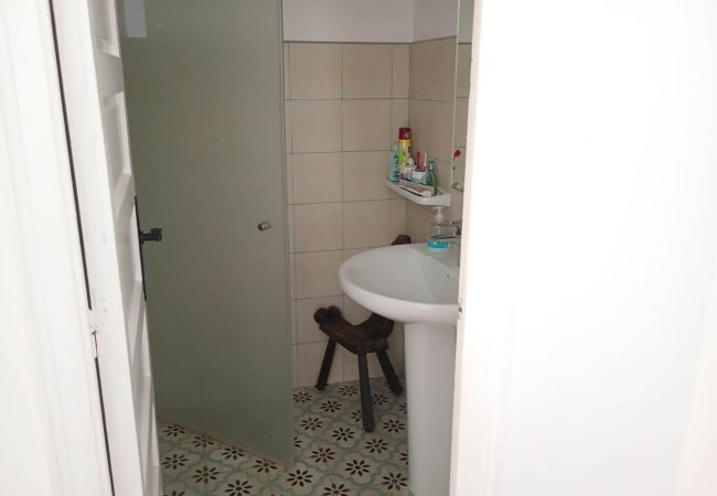 Apartment in Pals - 1MED 17 - Basic apartment in front of the beach of Pals and 100m from the  town centre. Apartment in Pals - 1MED 17 - Basic apartment in front of the beach of Pals and 100m from the  town centre.