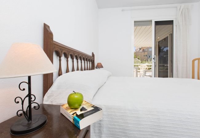 Apartment in Pals - 1OP 01 - Apartment located in Pals, in a residential complex with swimming pool, 400 m from the beach Apartment in Pals - 1OP 01 - Apartment located in Pals, in a residential complex with swimming pool, 400 m from the beach