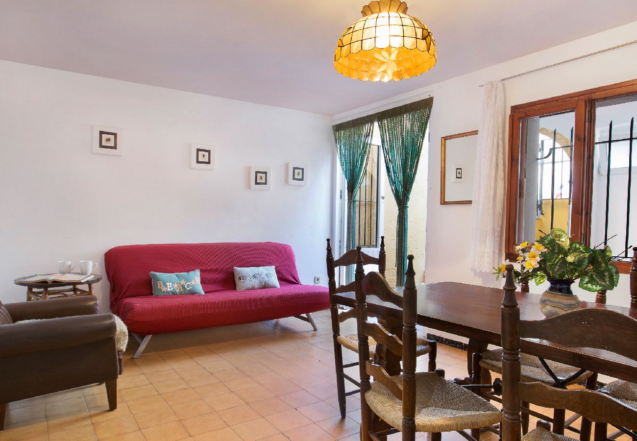 Apartment in Llafranc - 1PLG PL - Basic 3 bedrooms apartment just 150 meters from the beautiful beach of Llafranc