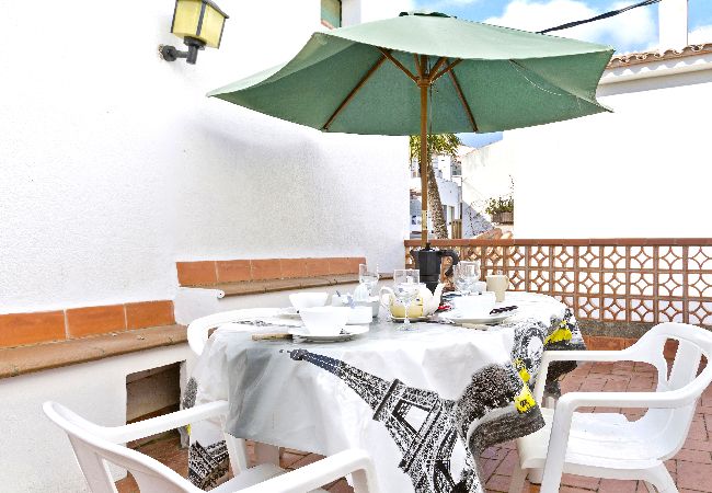 Villa in Llafranc - 1PER 01 - Small but cosy 2 bedroom house located 50m from the beach of Llafranc Villa in Llafranc - 1PER 01 - Small but cosy 2 bedroom house located 50m from the beach of Llafranc